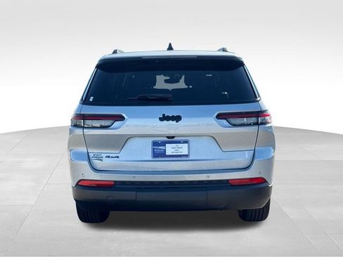 Used 2023 Jeep Grand Cherokee L Laredo AWD/4WD image 4