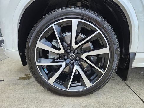 Used 2021 Volvo XC90 T6 Momentum w/ Advanced Package AWD/4WD image 9