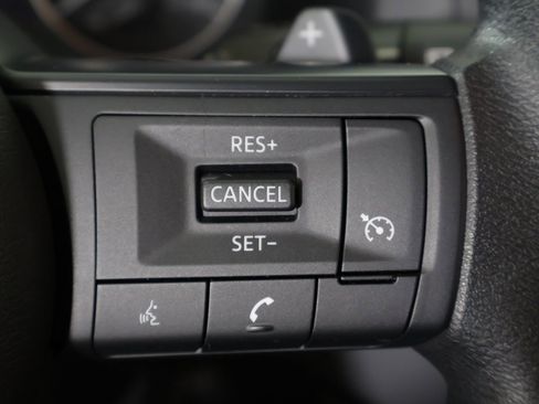 Used 2024 Nissan Pathfinder S image 40