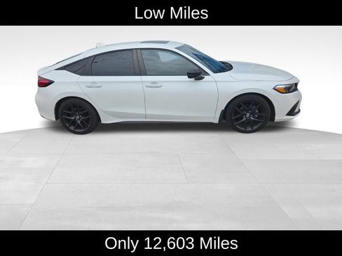 Used 2024 Honda Civic Sport Touring image 2