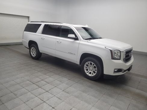 Used 2019 GMC Yukon XL SLT w/ Open Road Package AWD/4WD image 11