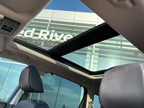 Used 2021 Nissan Rogue SV w/ Premium Package FWD image 19