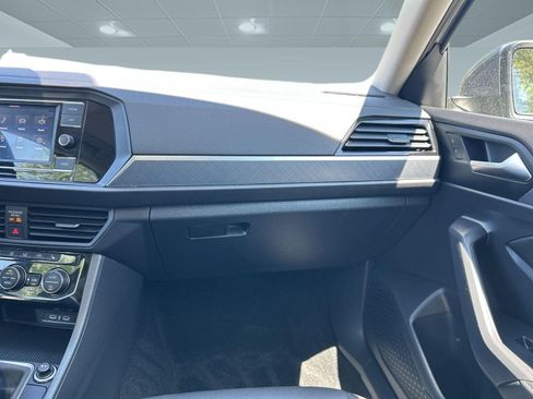 Used 2024 Volkswagen Jetta SE FWD image 29