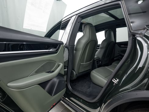 Certified 2025 Porsche Macan 4 Electric AWD/4WD image 23