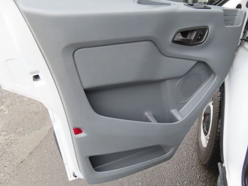 Used 2018 Ford Transit 250 130 Low Roof image 6