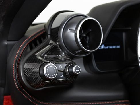 Certified 2021 Ferrari F8 Tributo RWD image 32