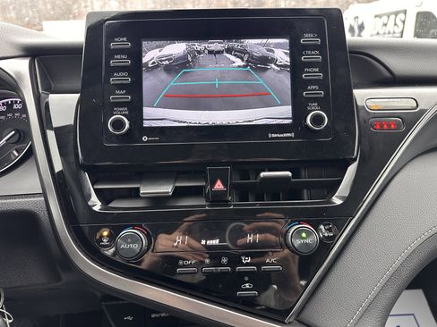 Used 2023 Toyota Camry SE image 14