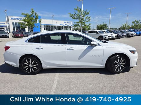 Used 2018 Chevrolet Malibu LT FWD image 17