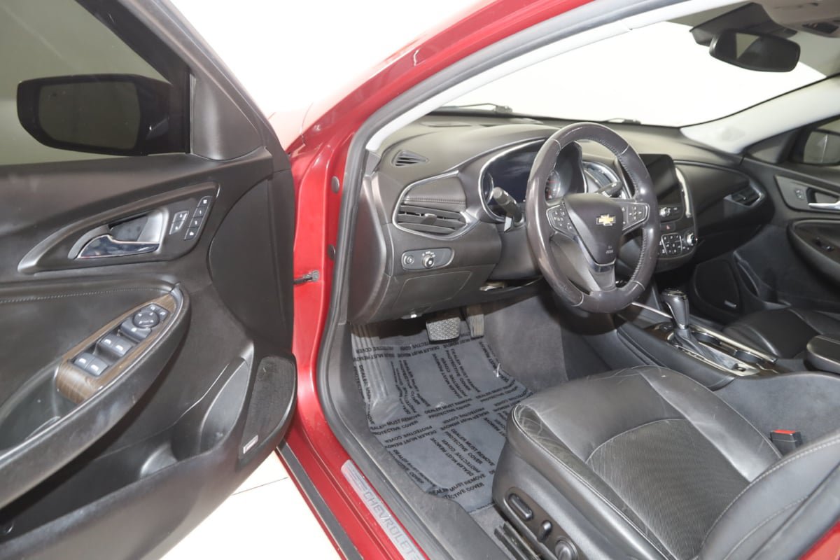 Used 2020 Chevrolet Malibu Premier FWD image 40