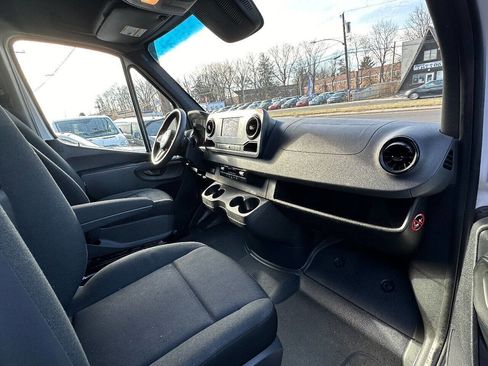 Used 2019 Freightliner Sprinter 3500 image 11