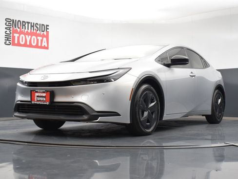 Used 2025 Toyota Prius LE image 30