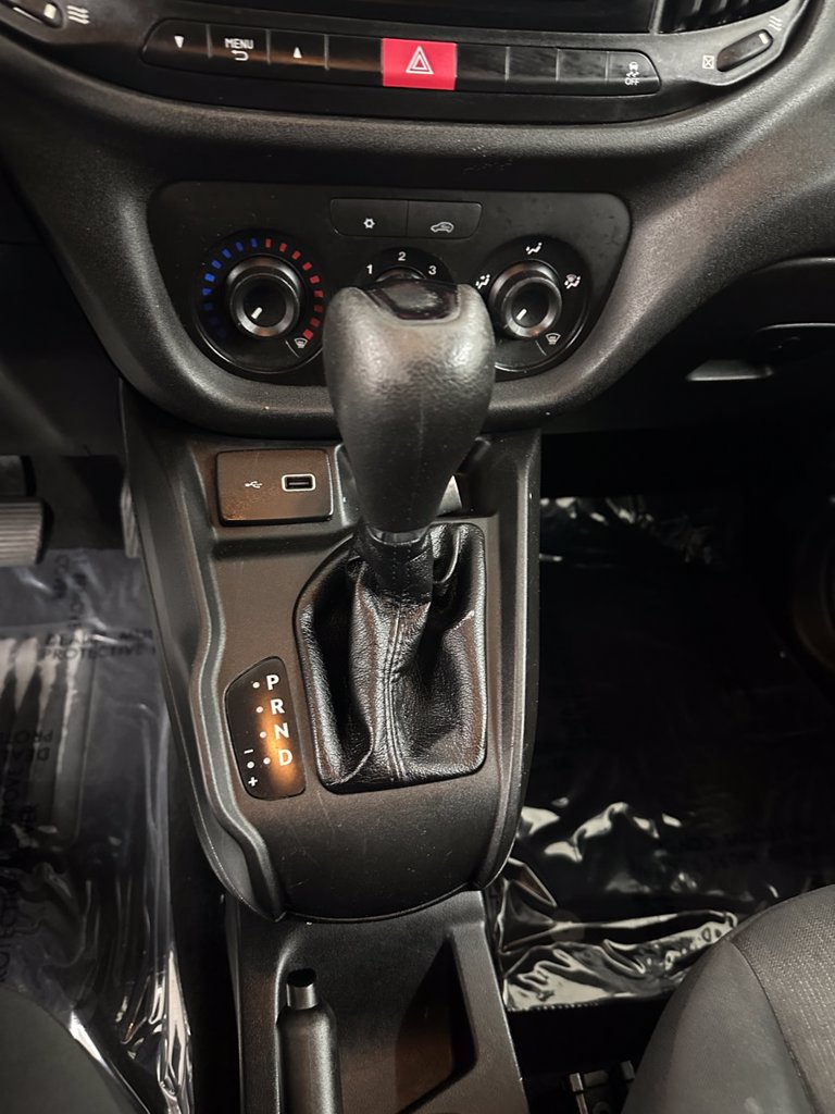 Used 2022 RAM ProMaster City Tradesman FWD image 17