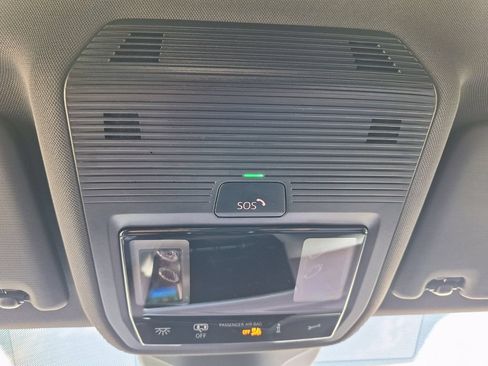 New 2025 Volkswagen ID.4 Pro AWD/4WD image 17
