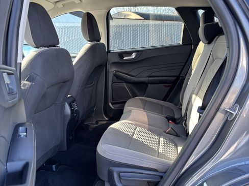 Used 2021 Ford Escape SE image 16