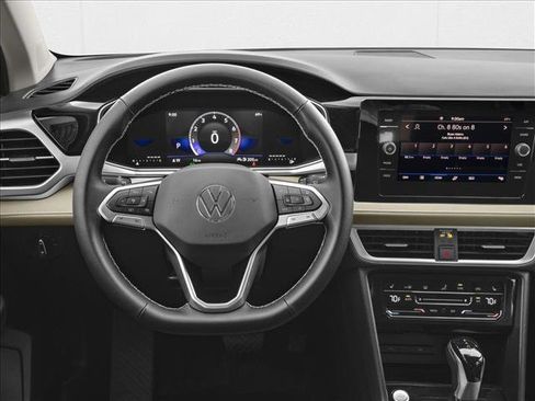 New 2026 Volkswagen Taos SE FWD image 4