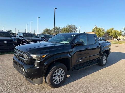 Certified 2026 Toyota Tacoma SR5 AWD/4WD image 3