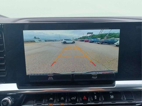Used 2024 GMC Sierra 1500 4x4 Crew Cab Elevation image 25