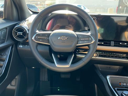 New 2026 Chevrolet Equinox ACTIV image 13