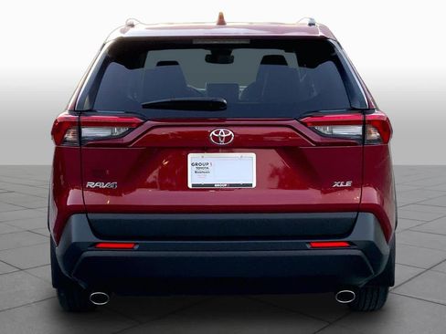 Used 2025 Toyota RAV4 XLE Premium FWD image 5