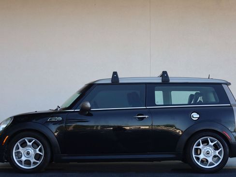 Used 2013 MINI Cooper Clubman S w/ Premium Pkg 2 FWD image 2