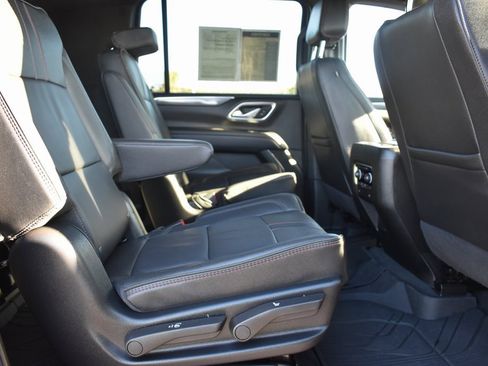 Certified 2024 Chevrolet Suburban RST w/ Luxury Package image 11