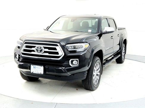 Used 2023 Toyota Tacoma Limited image 2
