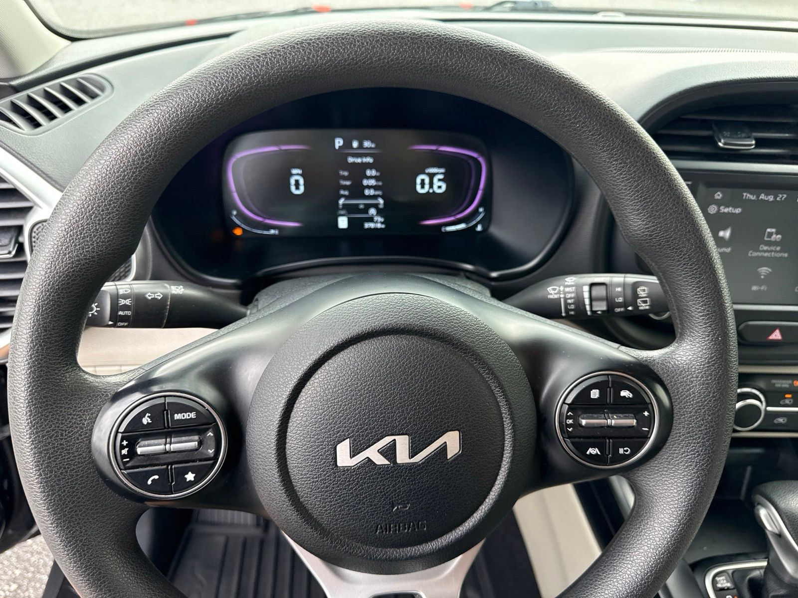 Used 2025 Kia Soul LX FWD image 28