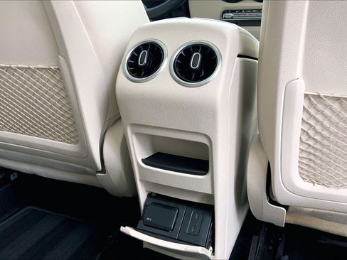 Used 2022 Mercedes-Benz GLB 250 image 34