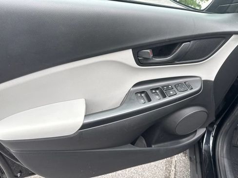 Used 2022 Hyundai Kona SE w/ Cargo Package FWD image 25