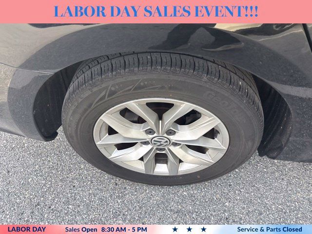 Used 2016 Volkswagen Passat 1.8T S FWD image 3