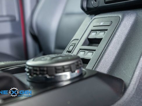 Used 2025 Ford Bronco Badlands AWD/4WD image 28