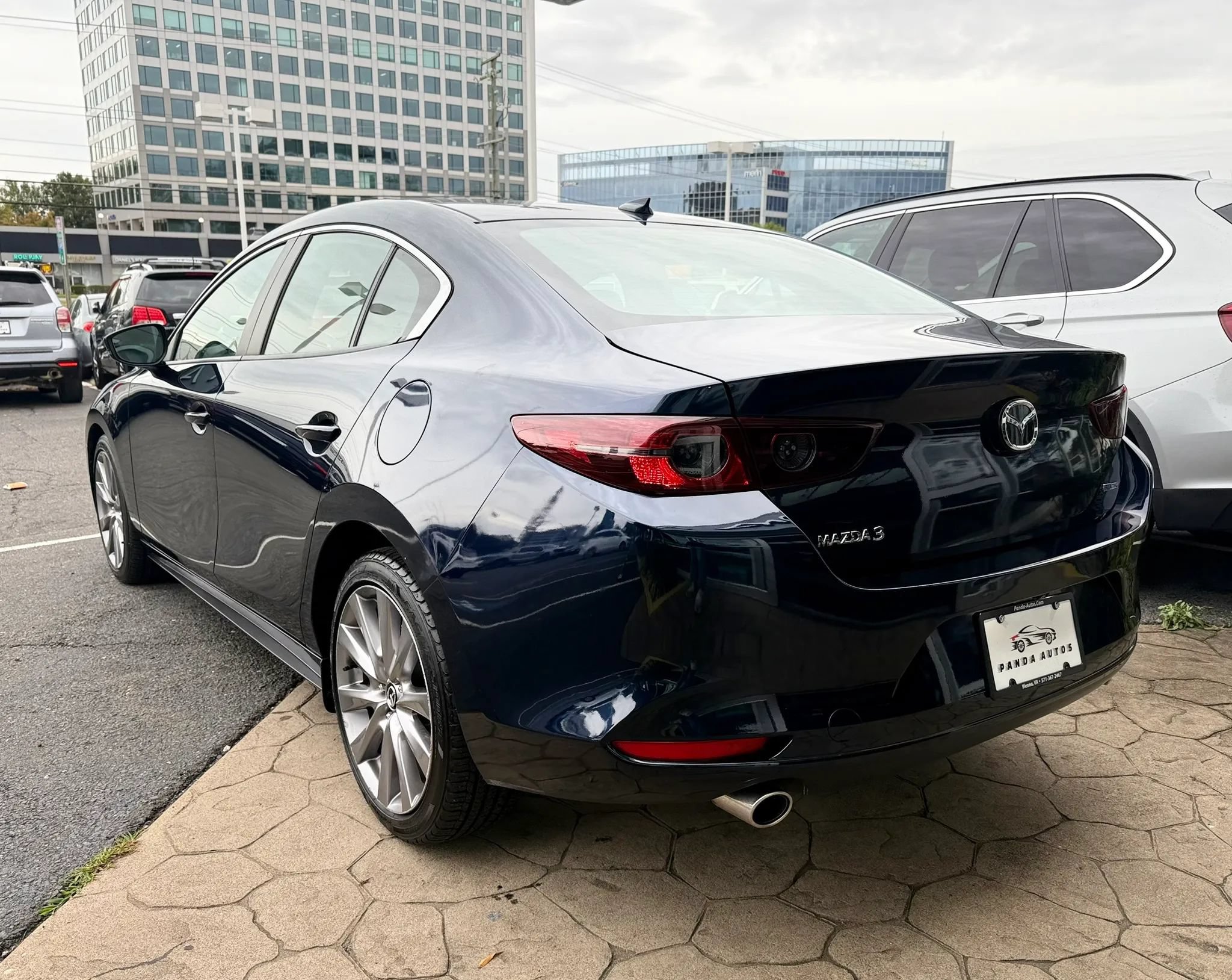 Used 2019 MAZDA MAZDA3 Sedan w/ Preferred Package FWD image 5