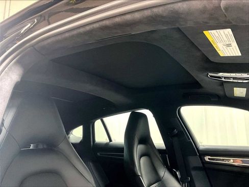 Used 2019 Porsche Panamera GTS image 25