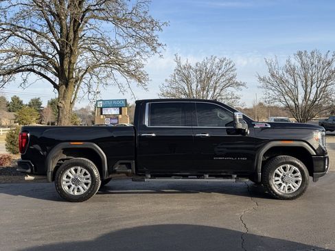 Used 2023 GMC Sierra 2500 Denali image 2