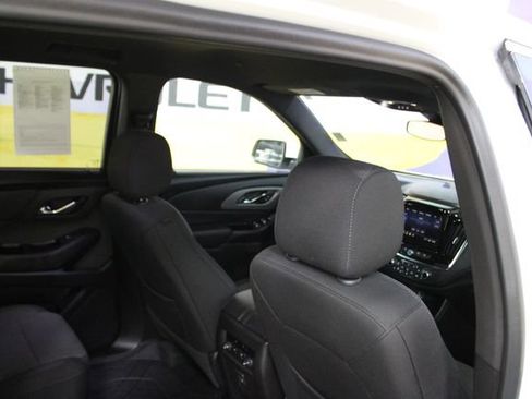 Used 2023 Chevrolet Traverse LT FWD image 10