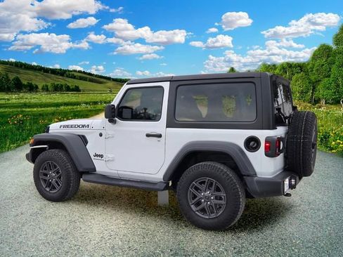 Used 2024 Jeep Wrangler Sport AWD/4WD image 4