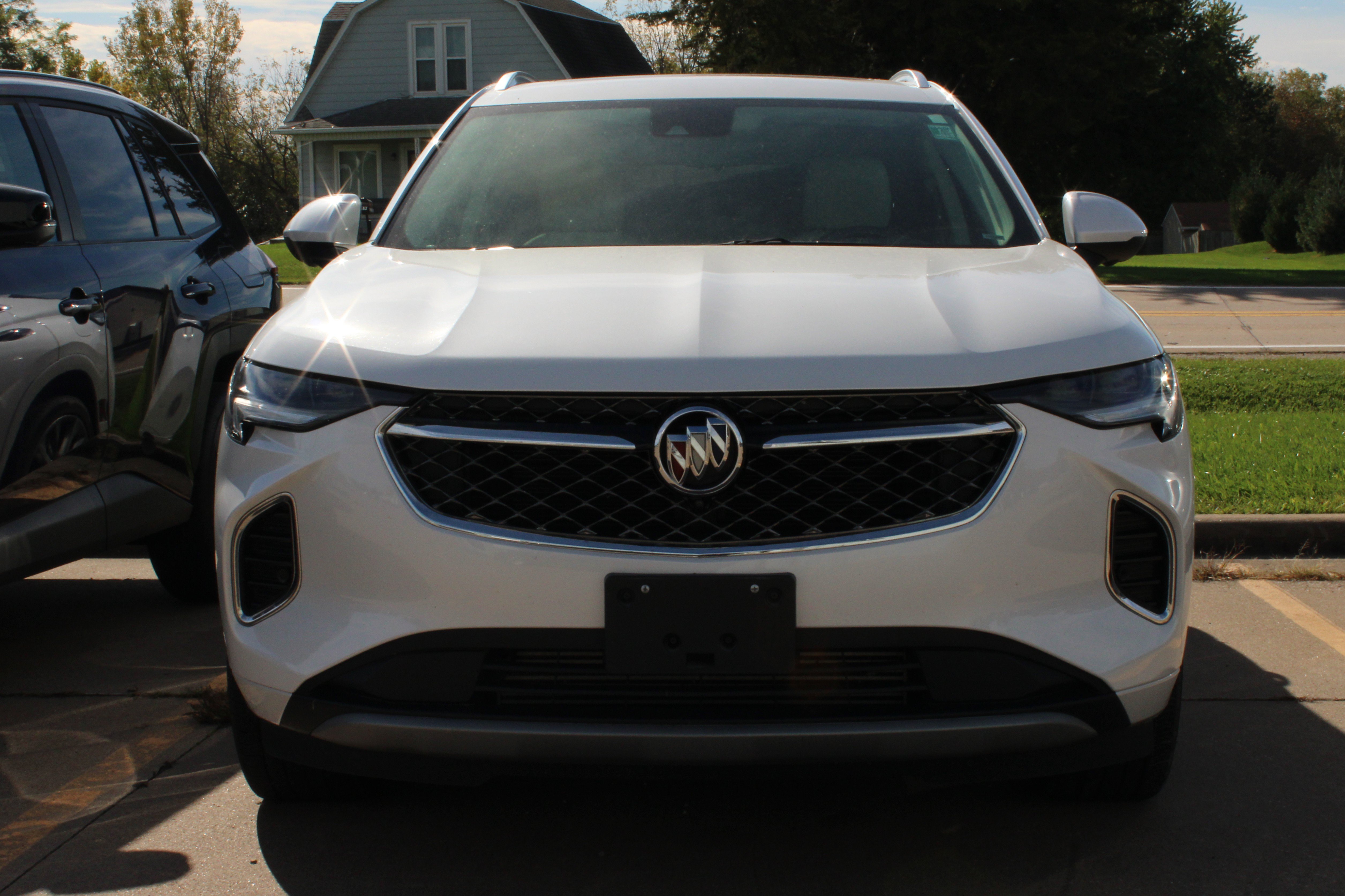 Used 2023 Buick Envision Avenir AWD/4WD image 3