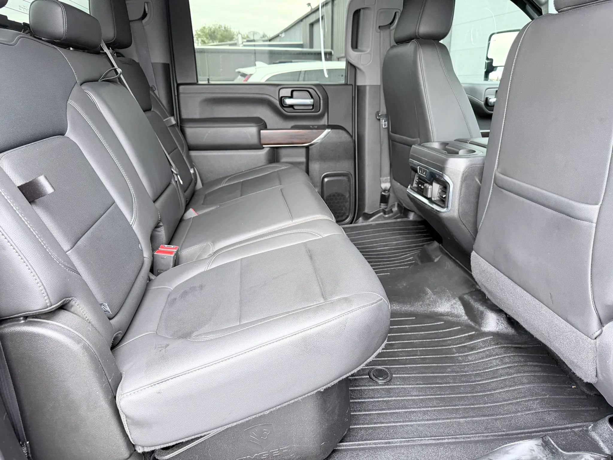 Used 2020 GMC Sierra 3500 SLT w/ Technology Package AWD/4WD image 18