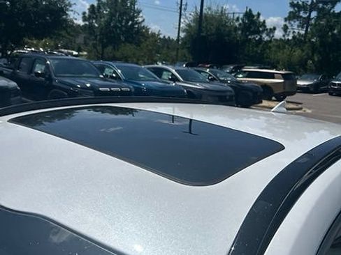 Used 2023 Kia Niro Wave FWD image 8