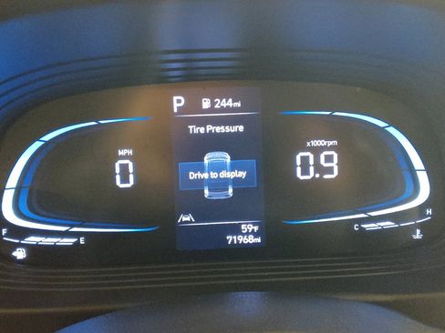 Used 2023 Hyundai Venue SE w/ Cargo Package image 23