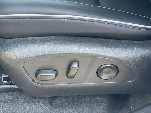 Used 2025 Buick Enclave Preferred FWD image 24