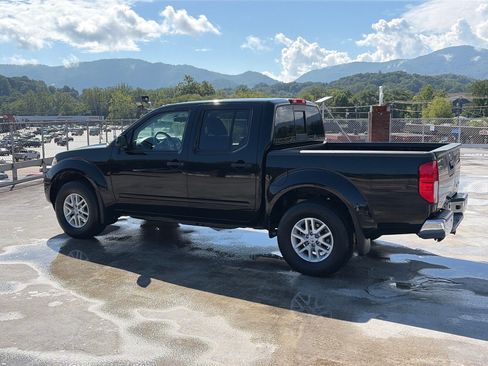 Used 2018 Nissan Frontier SV AWD/4WD image 5