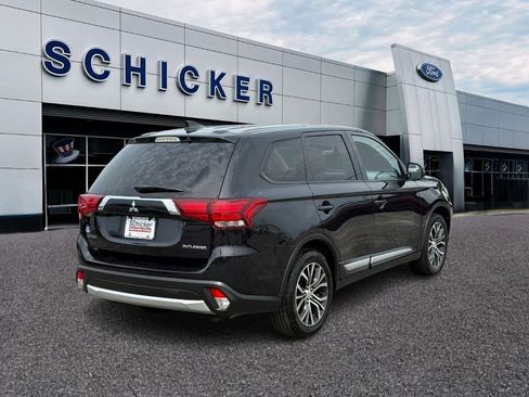 Used 2018 Mitsubishi Outlander SE FWD image 2