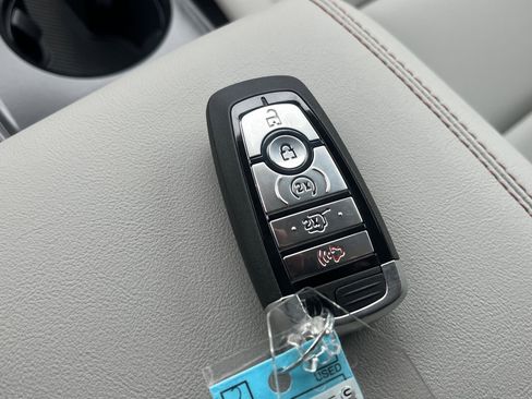 New 2026 Ford Explorer Active w/ Active Comfort Package image 17