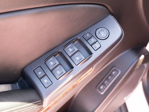 Used 2016 Chevrolet Suburban LTZ AWD/4WD image 17