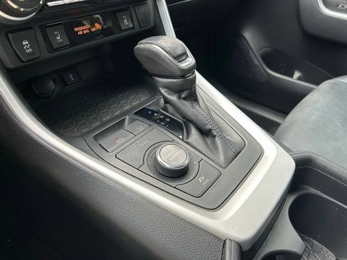 Used 2020 Toyota RAV4 XSE w/ XSE Grade Weather Package AWD/4WD image 35