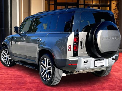 Used 2025 Land Rover Defender 110 S image 9