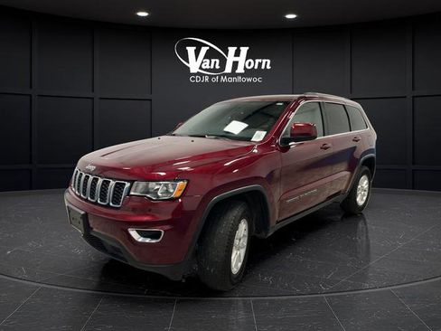 Used 2018 Jeep Grand Cherokee Laredo AWD/4WD image 3