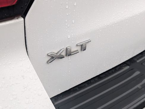 Used 2023 Ford Expedition Max XLT image 3