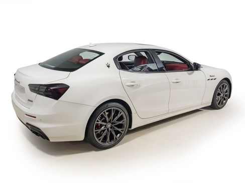 Used 2022 Maserati Ghibli Modena Q4 image 7